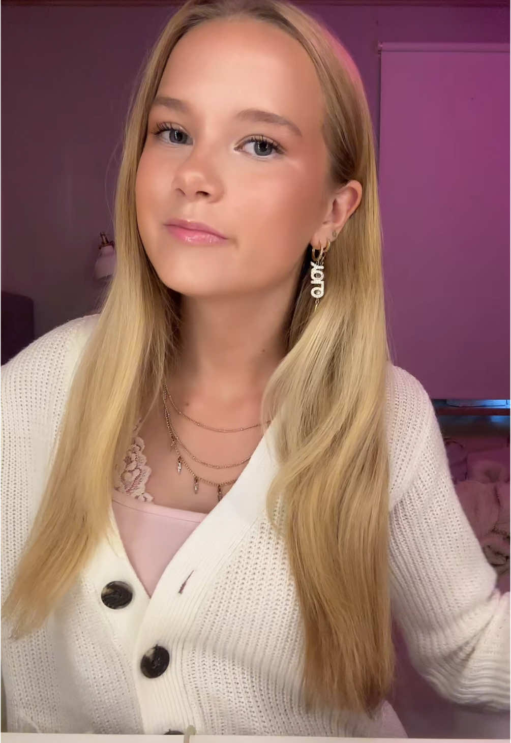 älskar transitions 😜🥳#fördig #foryou #grwmswedishgirl #GRWM #alicenylund #transition #redbull #grwm #skola #måndag #grwmroutine #trend #new #foryou #fördig 