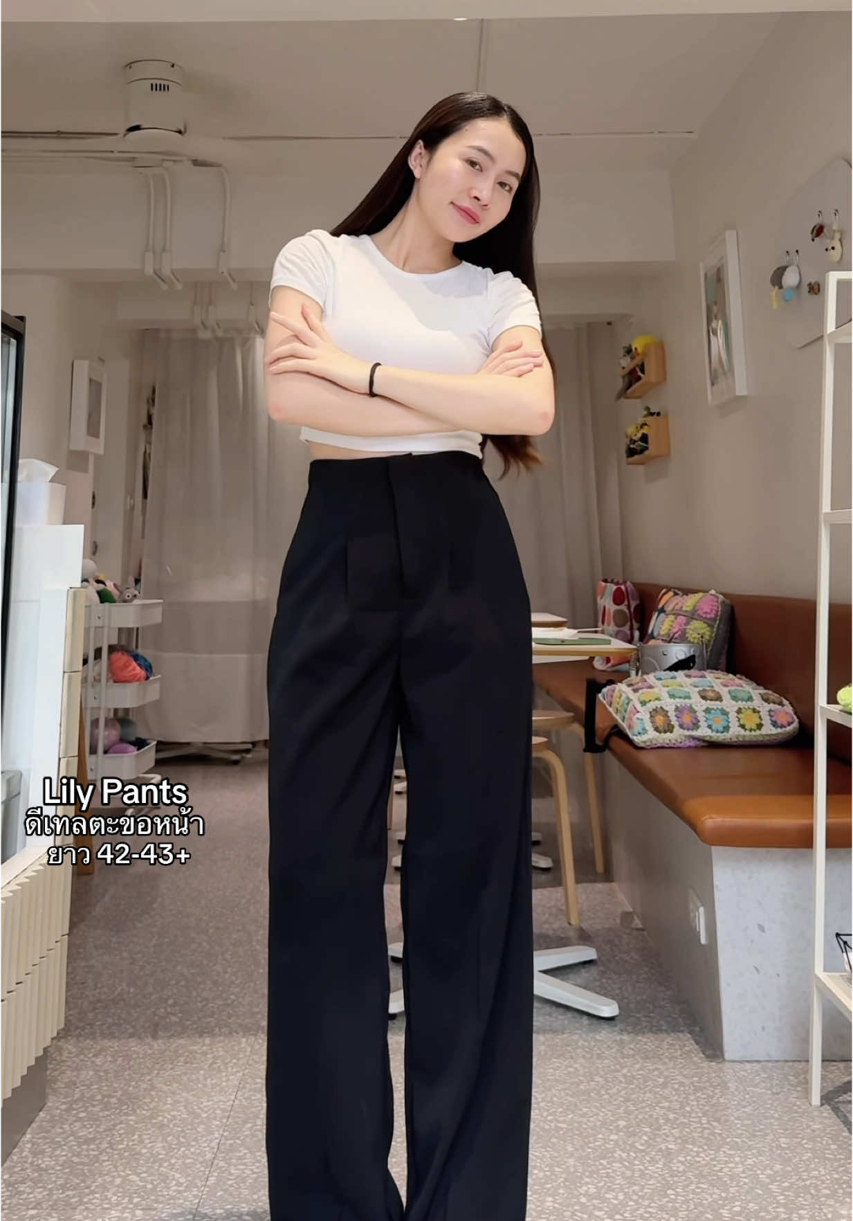 สีดำ ดีเทลตะขอหน้า เนื้อผ้าลิลลี่ ทิ้งตัวใส่สบาย ยาว 42-43+  #janjistyle #กางเกงคนสูง170 #OOTD #กางเกงใส่ทํางานผู้หญิง #กางเกงยาว43 #กางเกงสำหรับคนสูง #กางเกงขากระบอกใหญ่ #ไอเดียแต่งตัว 