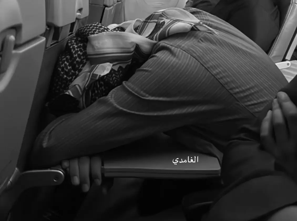 واللي نزل على خدي الشمع ارتاح مادام الشوق فالقلب نابك ماني مجازيك في صدك وهجرانك ودعتك الله وتلقى واحد ثاني أتعبت الأعيان والإقدام من شانك وانت ولاشي سويته على شاني ماجيت ادورك ولا أطق بيبانك ولا أترجاك مثل فلان وفلاني انت الذي جيتني واعلنت بلسانك انك على شوفتي جايع وضمياني #fyppppppppppppppppppppppp #fyp #اكسبلورexplore #مالي_خلق_احط_هاشتاقات #fup #foryou 