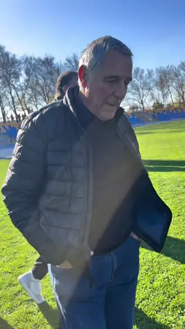 Maravillosa tarde junto a los cracks azules. Orgulloso de formar parte de esta hermosa institución. Te amamos Udechile 💙🤘🏻 