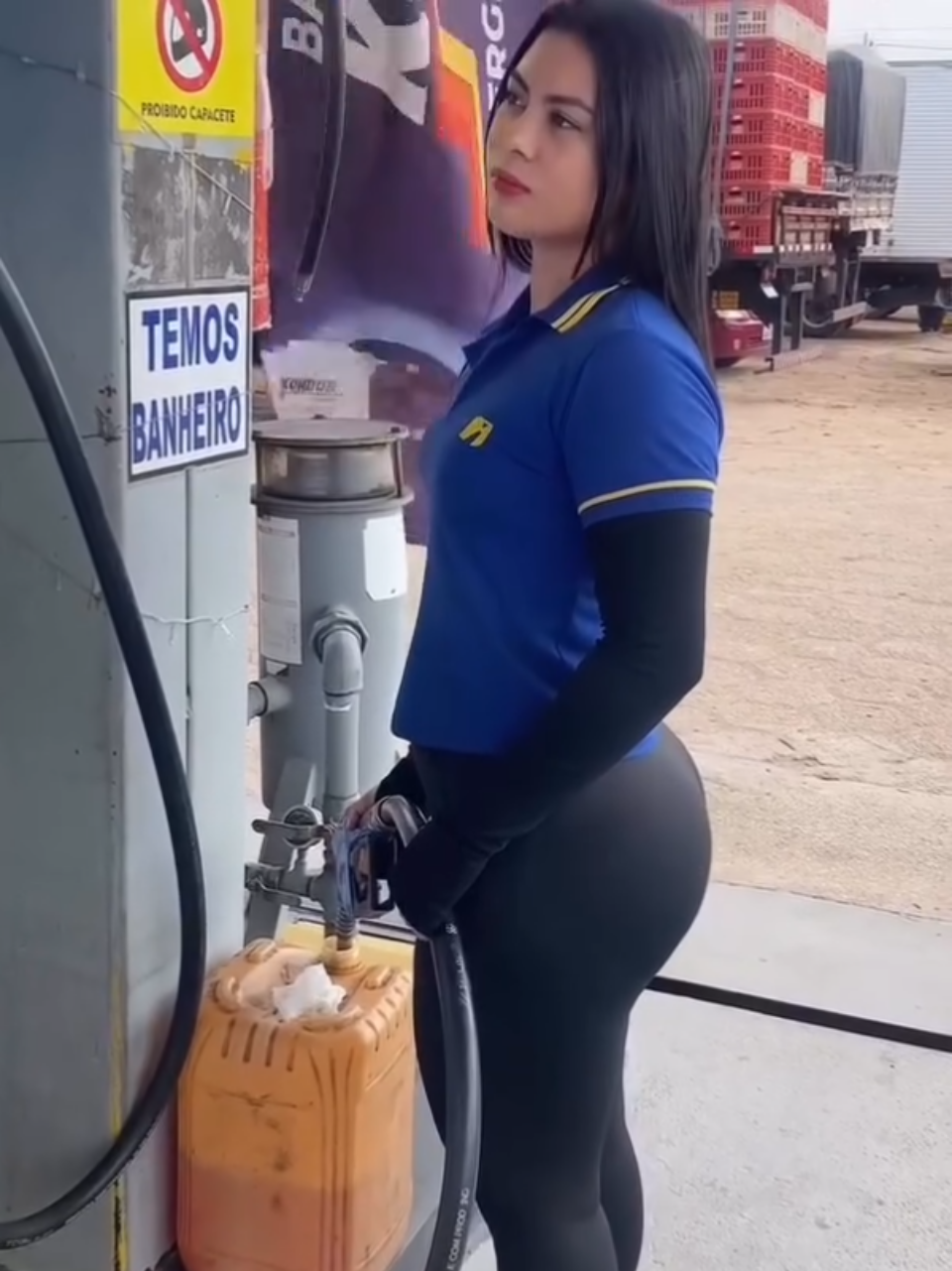 🍑 Lindas Play 🍑 #fy #fyp #viral #fashion 