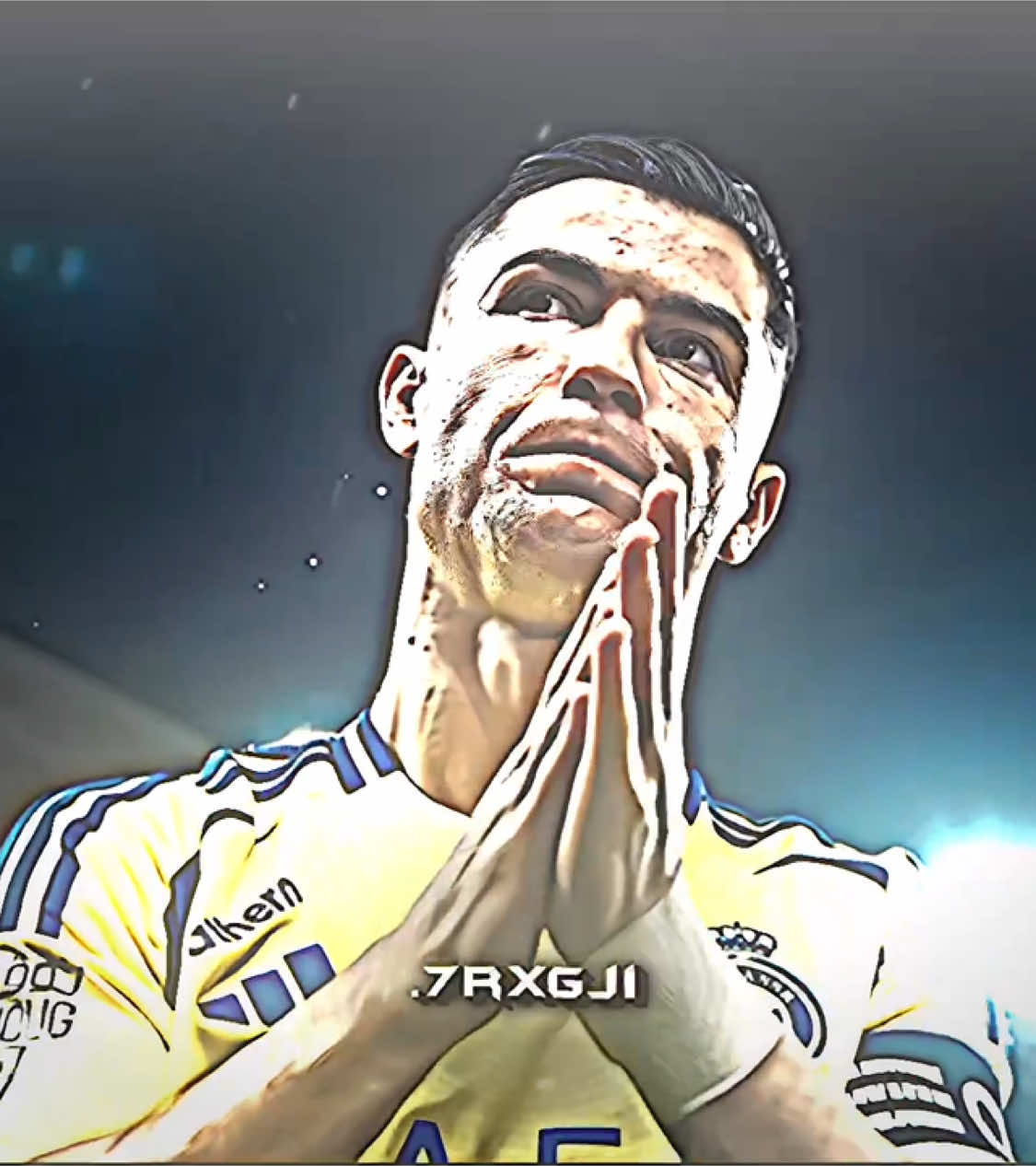 شنو سر هالكائن ما ادري 🤷🏻‍♂️❤️‍🩹✨: #كريستيانو #النصر #تصميم #تصميمي #تصميم_فيديوهات🎶🎤🎬 #team_middle_knights🇱🇾🤍 #تيم_حمودي_ديباي🍋 #تيم_بيدري😏🍋 #تيم_لوينز🇵🇸 #تيم_النجوم⚜️ #تيم_fbi⚡ #cristianoronaldo #messi #edit #explore #fyp 
