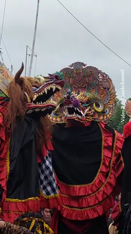 iki lo barongan e #fyp #fypシ #fypシ゚viral #fypage #fyppppppppppppppppppppppp #fypp #fypdong #fypgakni #fypsounds #fypシ゚ #foryou #foryoupage #foryourpage #foryoupageofficiall #jaranan #jarananbanyuwangi #barong #tokangndilengkesenianjarananbarongbwi #jaranantiktok #jarananindonesia #jarananjawa #jarananjawatimur  #jarananbuto #jarananndadi #barongan #barongandevil #barongangalak #baronganngamuk #baronganhits #barongsai 