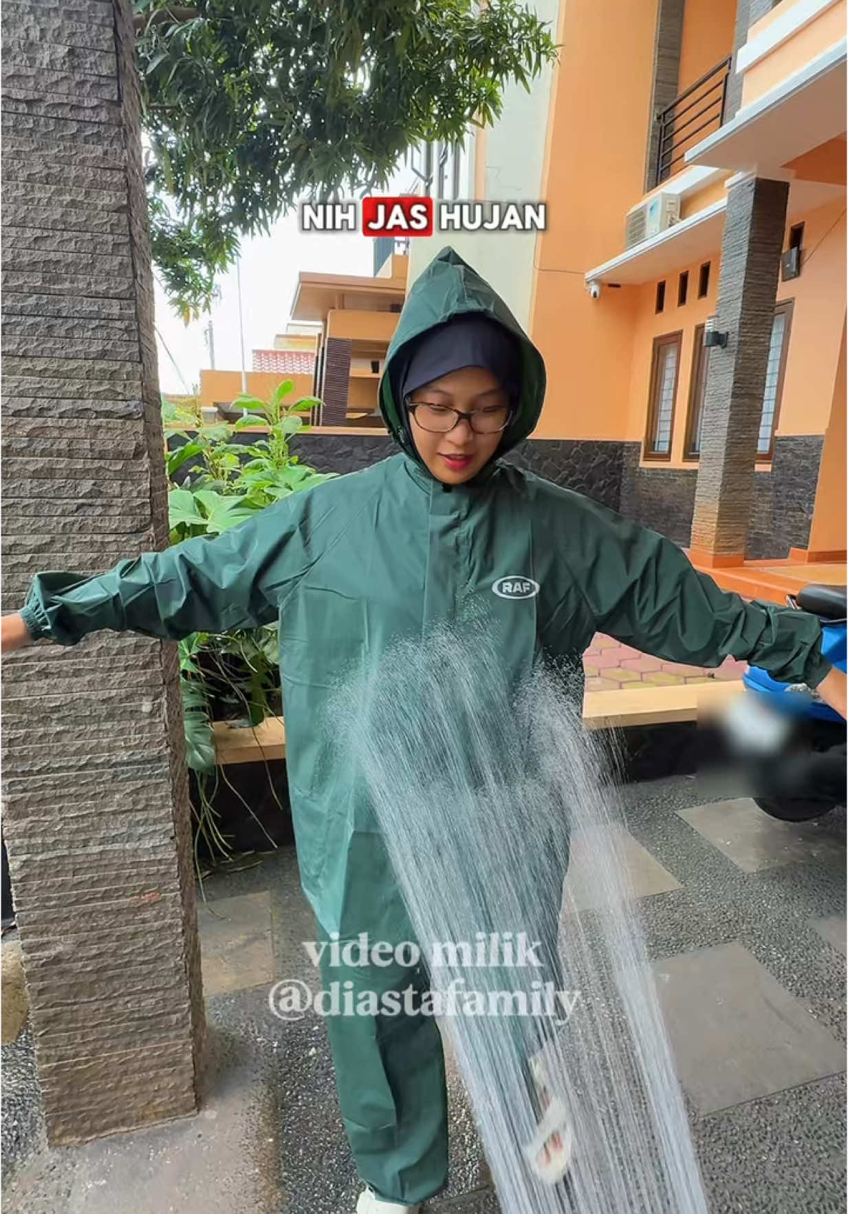 Jas hujan pria wanita kain tebal elastis tahan bocor #jashujan #jashujantebal  #jashunanviral #jashujanmurah #satukontentiaphari 