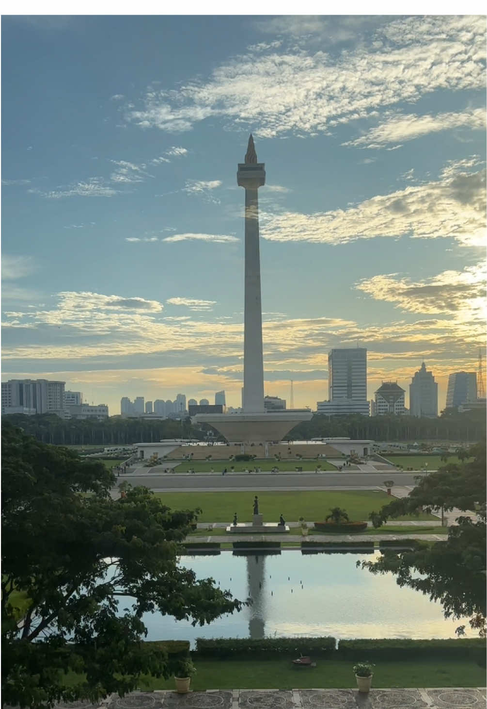 monas dari jendela krl jakarta kota line🥺🤍