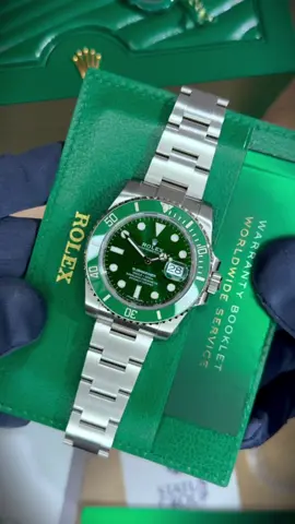 Rolex Submariner Date “Hulk” Ref. 116610LV-0002 Легендарна конфігурація, яка вже знята с виробництва! 40 мм, сталь Oystersteel Абсолютно новий, 2020 рік Повний комплект Вартість - 26,500€ Також в наявності б/в у чудовому стані, без полірування, вартість - 22,500$! Більш детально: +380 50 419 92 55 @status_group_kiev