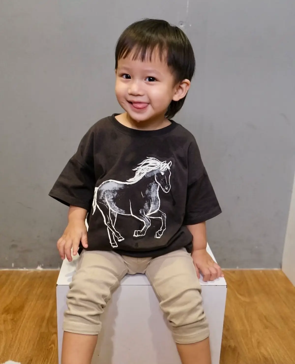 Sehat dan bahagia selalu ya sayang . Jadi anak yang berguna bagi banyak orang  ❤️ Momom Denise