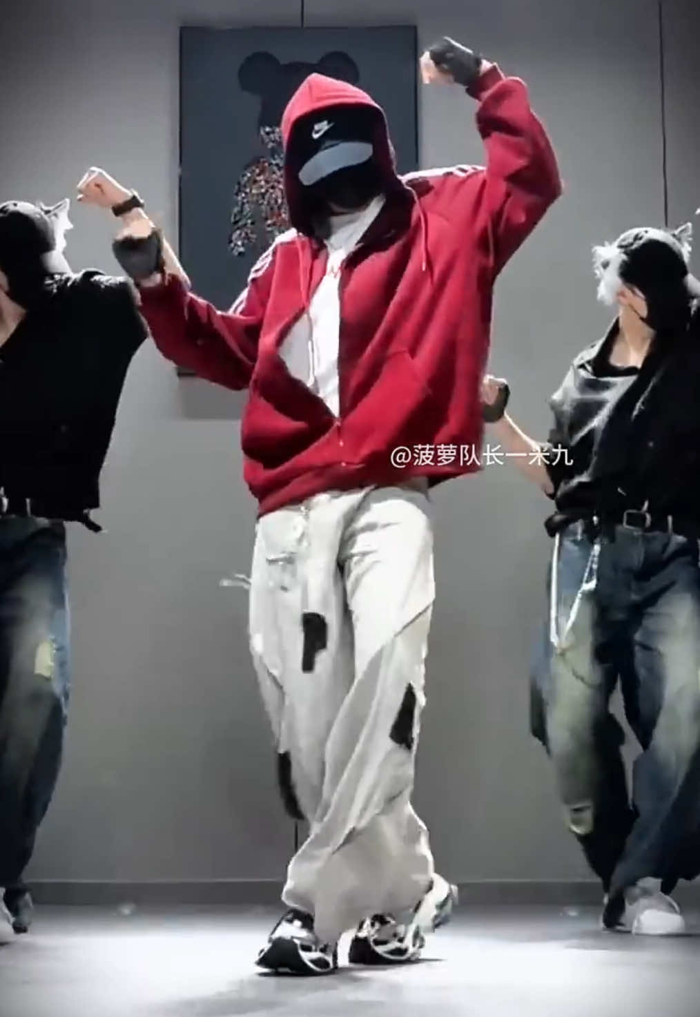 这舞真的什么时候跳都很帅 #sheep #张艺兴 #抖音潮流舞蹈地图 #dance  #菠萝队长一米九 🍍  His name is Mijiu / 菠萝队长 