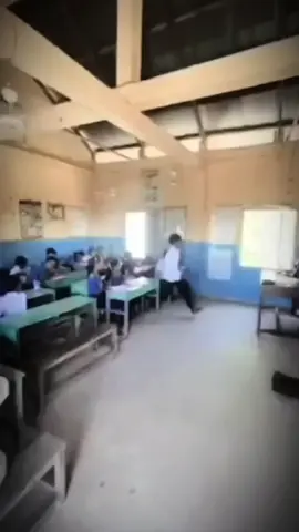 Ngày xưa học hành chăm chỉ thì giờ có phải đỡ vất vả hơn không 😆#