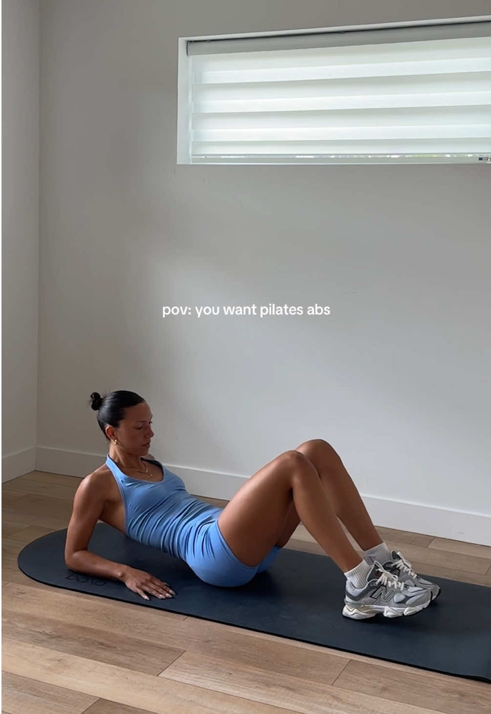 full workout plan linked in my bio —grab your dumbbell and get after it my girl 🤍 #workout #workoutmotivation #abworkouts #absworkout #coreworkouts #corecircuit #fitnessmotivation #Fitness 
