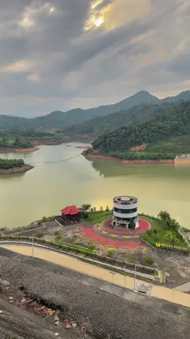 View Bendungan Way Sekampung, Pringsewu, Lampung  . .  . #fypシ #bendunganwaysekampung #pringsewu #lampung #wisatalampung #pringsewuinsta #wisata #foryoupage #fyp #fyppppppppppppppppppppppp #tiktok #view #viral #viralvideo #viraltiktok 