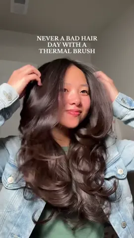 A little commotion for the thermal brush routine 👏 To prep, @abigaillinnn used #kenraprofessional Thermal Styling Spray 19 for heat protection & styling control ✨ No bad hair days over here 😉 #kenra #heatprotection #hairtips #hairtutorial #bouncyhair