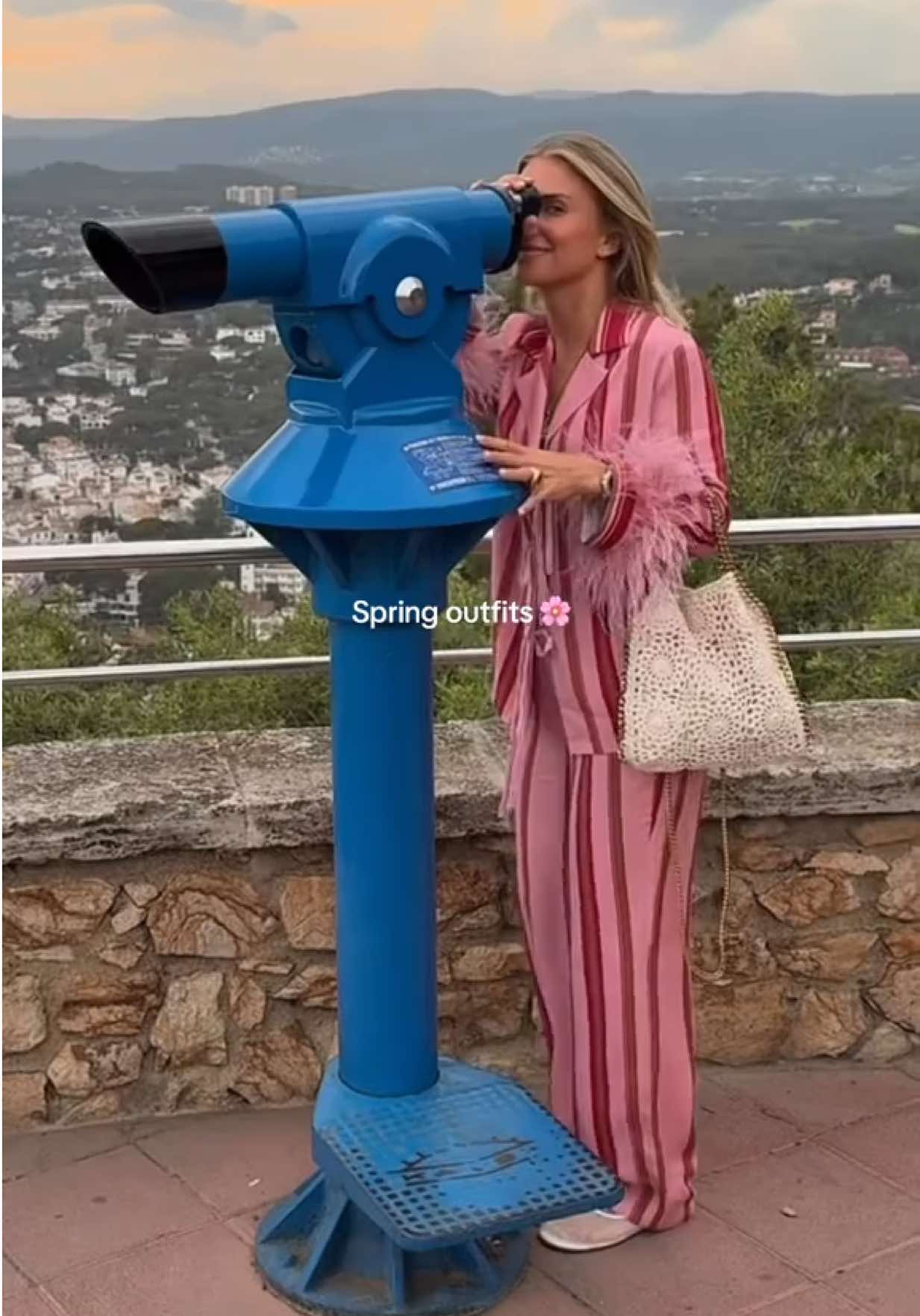 Spring outfits I wore 🦋  #TikTokFashion #outfitideas #outfitinspo #OOTD 