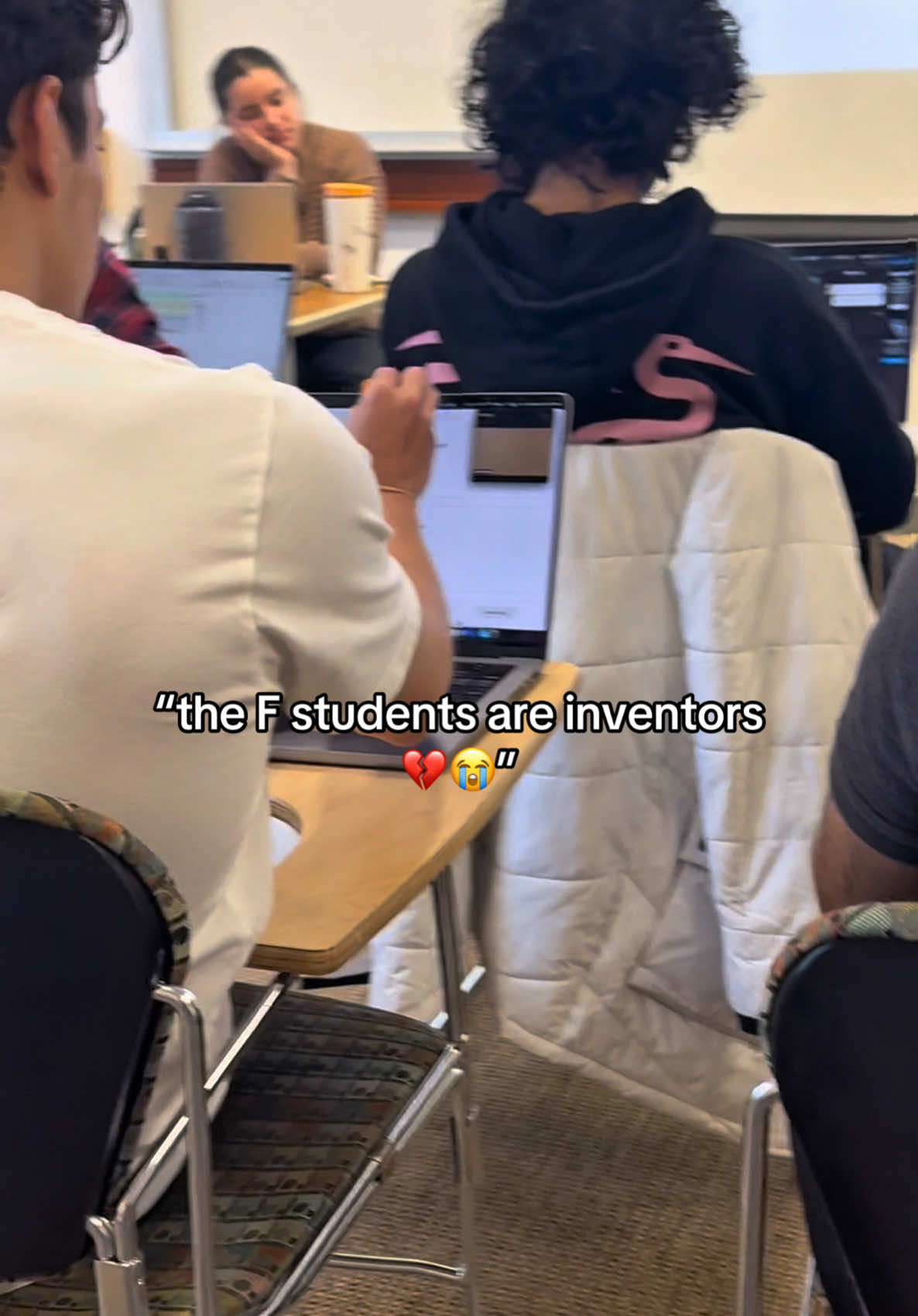 college isn’t even real anymore😭#studentlife #college #ai 