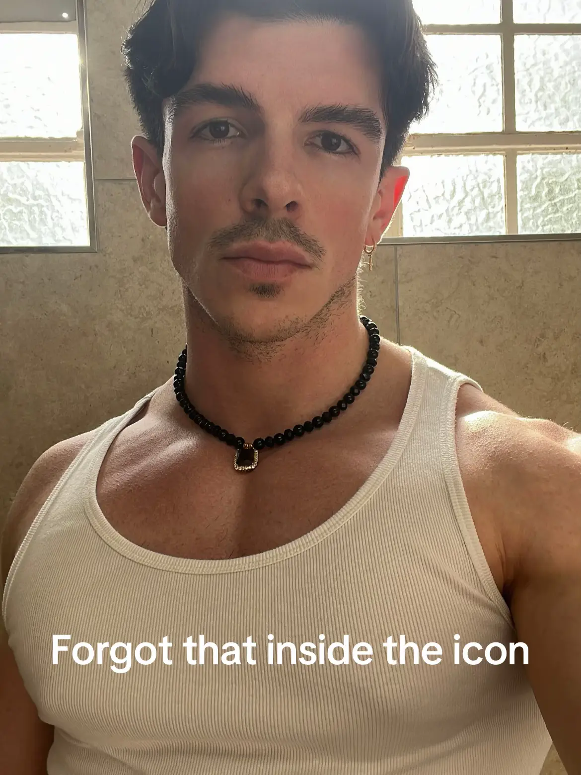 Still a chill guy tbh who would have guessed :) #icon #charlixcx #lorde #verona #italy 