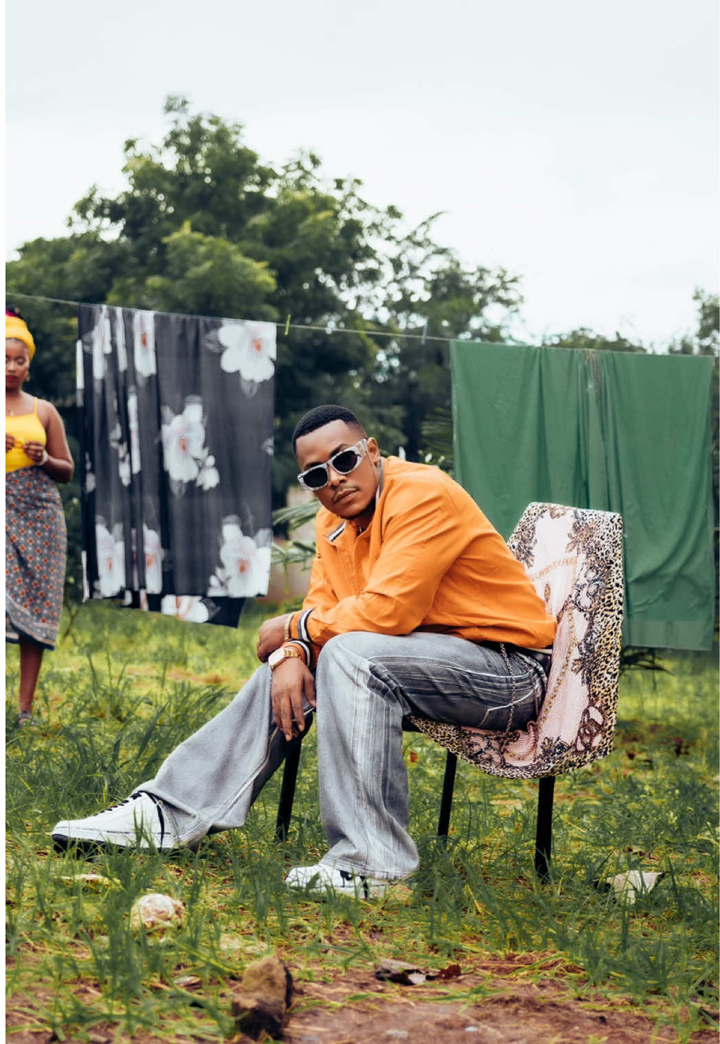 Kama bado hujaitazama official music video ya #Uzuri twende Youtube chap! kuna zawadi yenu! 😀🔥🔥🔥🫶🏽  🎥 @vincione 