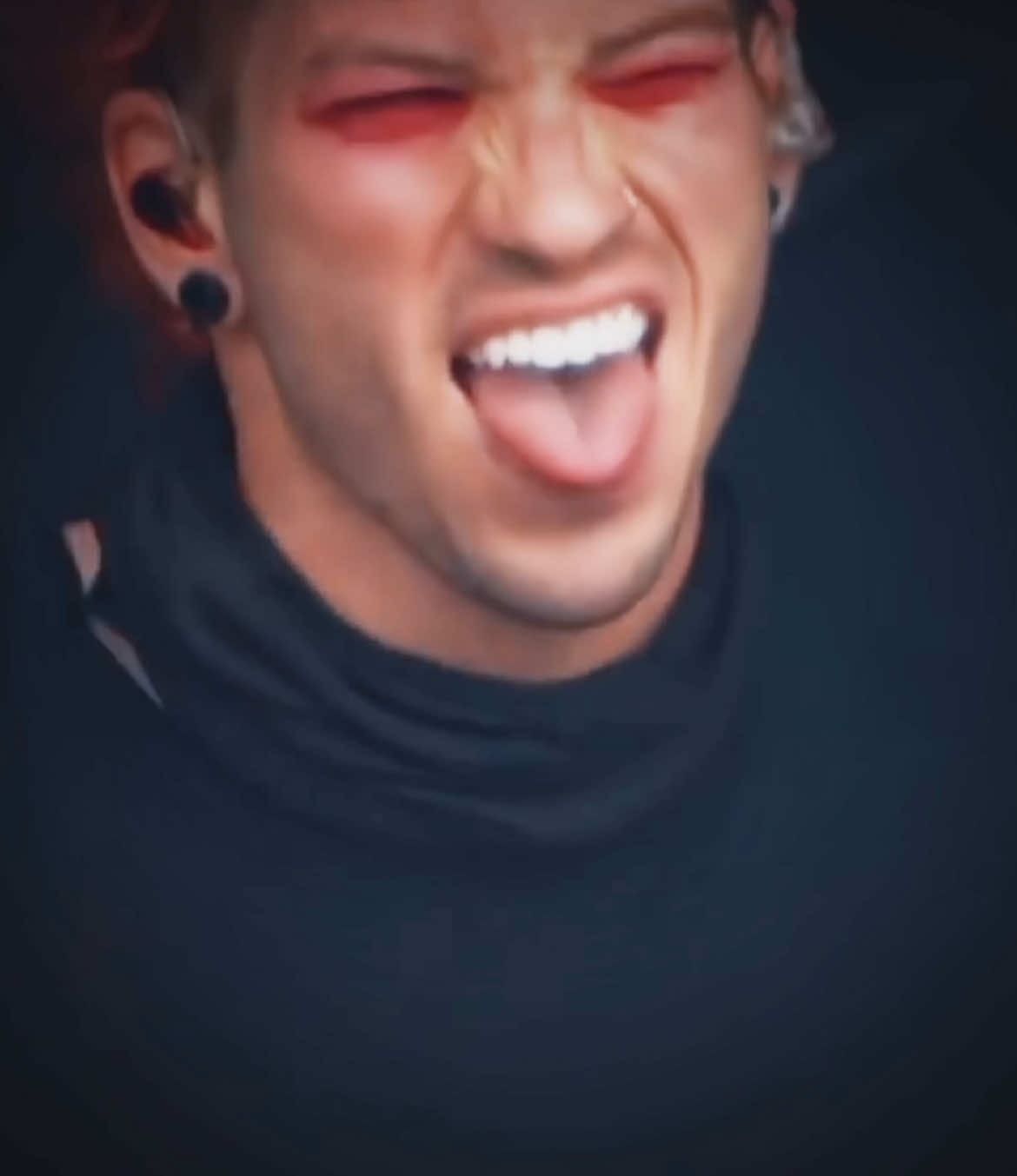 @joshua dun if you can hear me please bring back the spooky jim eyeshadow 🙏🙏#twentyonepilots #twentyonepilotsedit #joshdun #joshdunedit #edit #fyp #foryou #fypage 