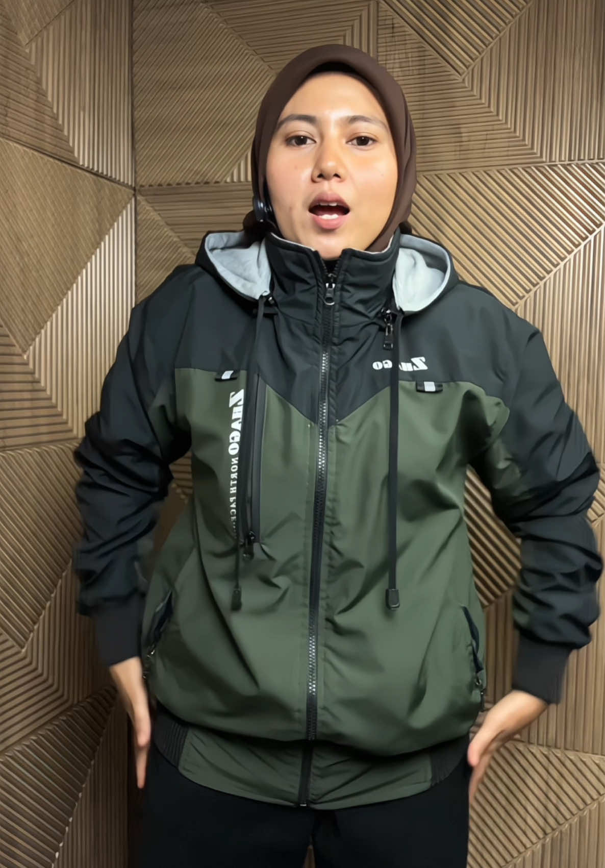 Membalas @vidio emang rhun3 langsung di CO kak, klo kreennn😁 #jaket #jaketpria #jaketbolakbalik #jaketwaterproof #jaketantiair #jaketwindbreaker #jaketantiangin #jaketmotor 