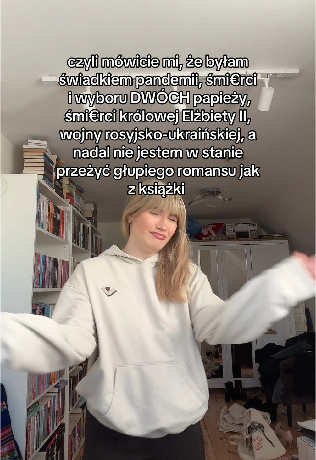 a no i koniec świata w 2012 of course 💅🏻 #BookTok #papież #viral #booktokpoland 