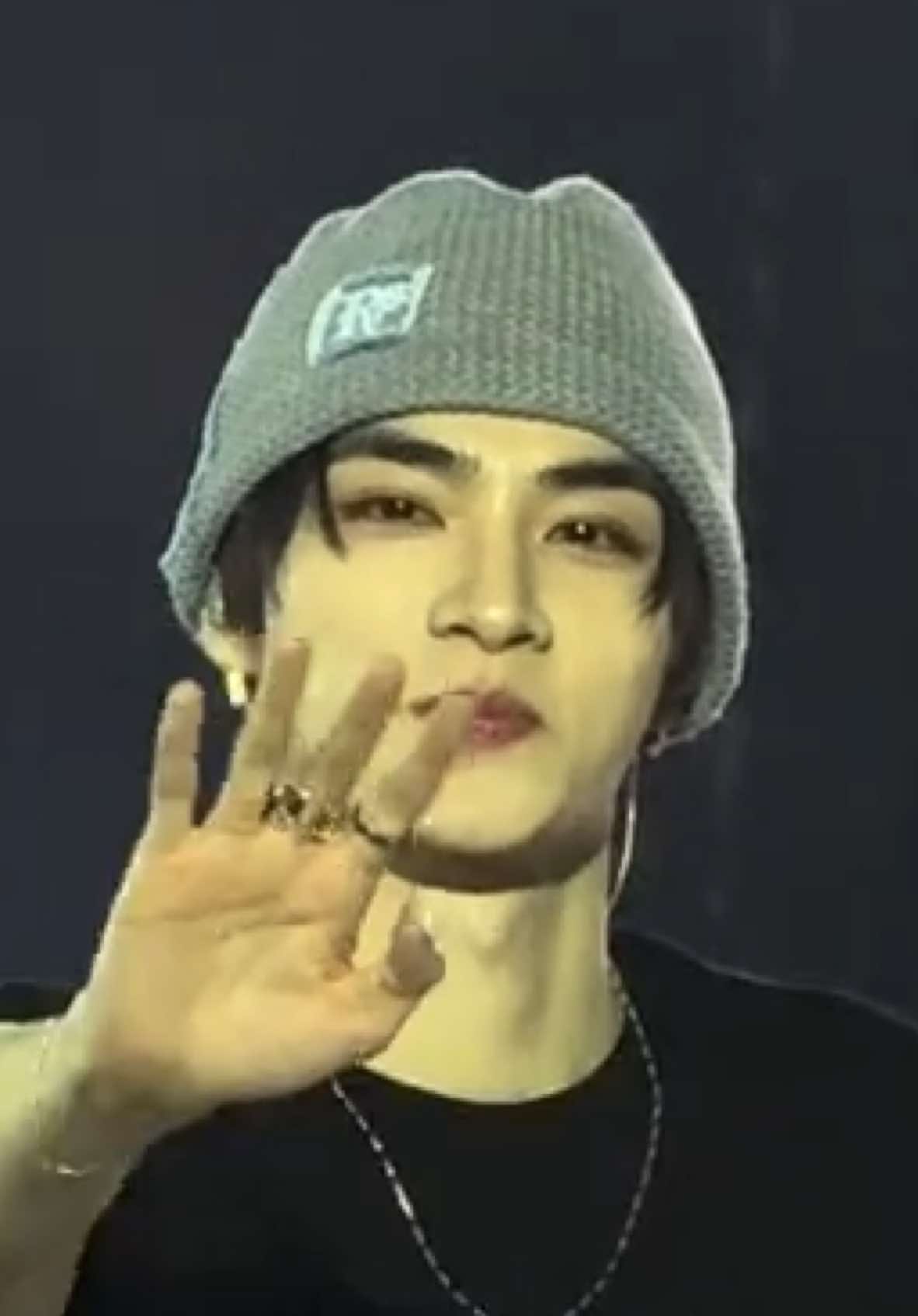 help i was too distracted by xiaojun’s beauty to hear what was going on in the background 😩