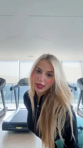 Partiu treinos  #sarahestanislau #look #academia #gluteos #treinofeminino 