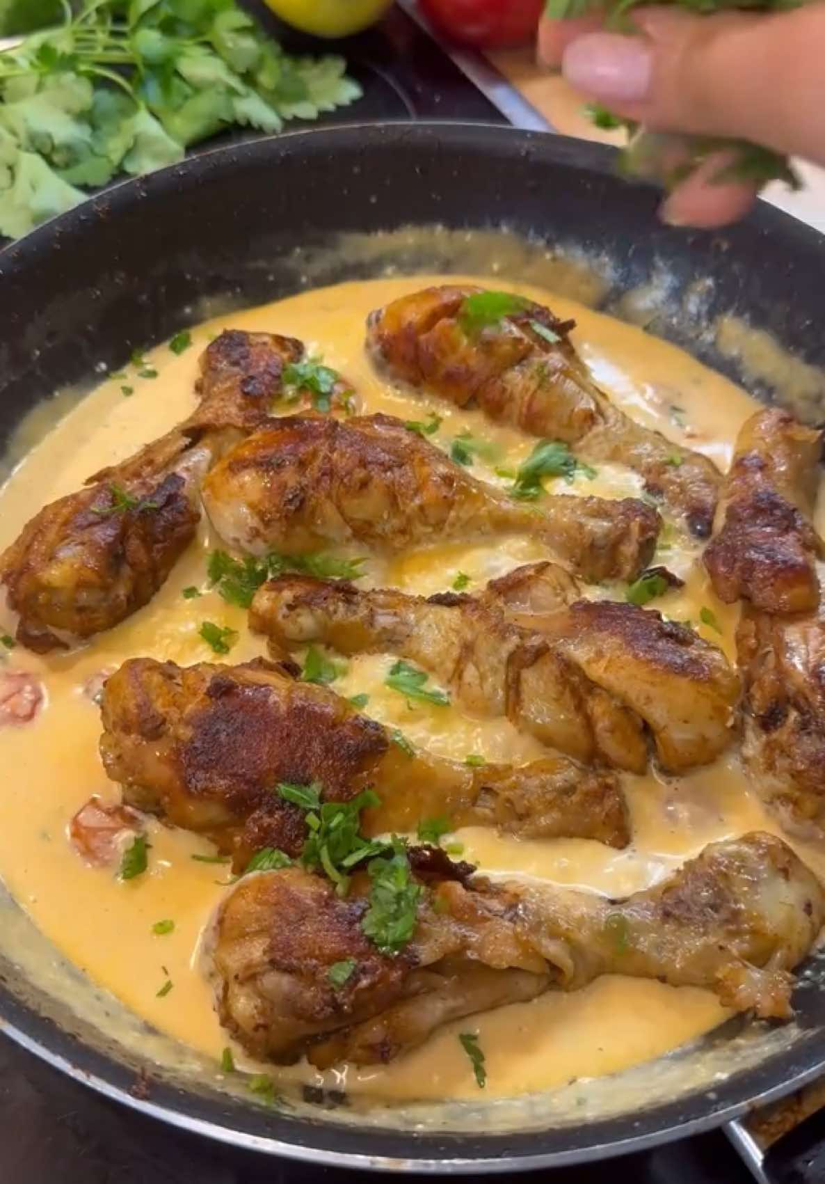 Creamy chicken legs🍗 with rice 🍚🥰🔥😋👌 -lecker & schnell 💨  #EasyRecipe #tagesrezept #healthyfood #cooking #healtylifestyle #DinnerIdeas #schnellerezepte #chicken #rice #fyp #motivation #goodvibes #goviral 