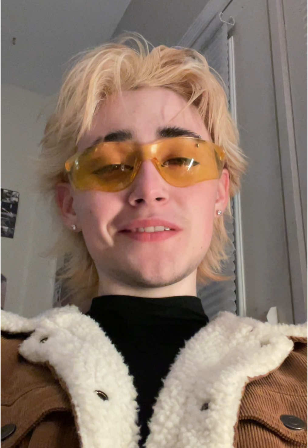 Oops! 🫣 #mha #hawks #hawkscosplay #hawksbnha #keigotakami #takamikeigo #mhacosplay #bnha #bnhacosplay 