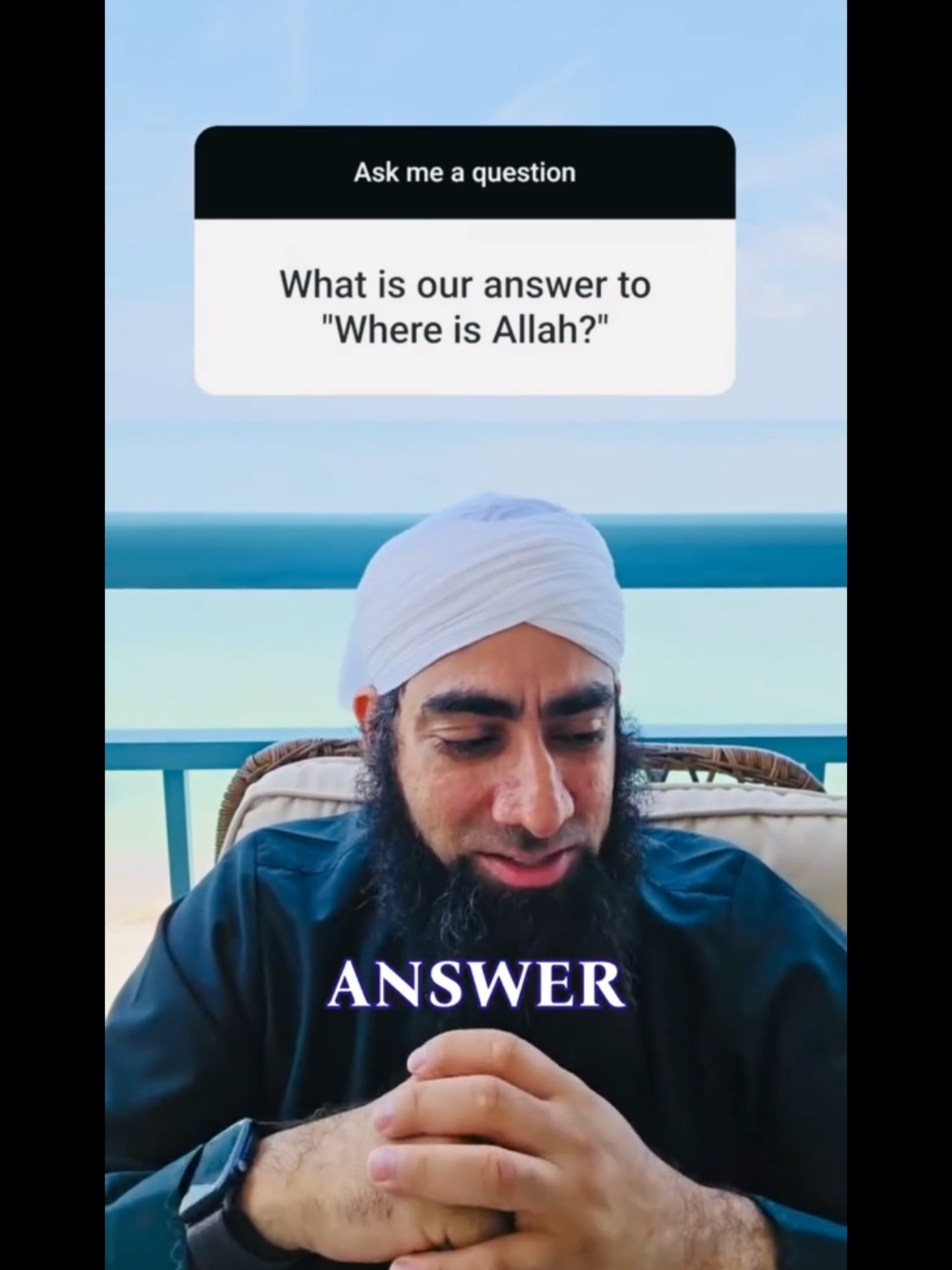 ٱلرَّحْمَـٰنُ عَلَى ٱلْعَرْشِ ٱسْتَوَىٰ  (5) De meest barmhartige; Verheven is Hij boven de troon. لَهُۥ مَا فِى ٱلسَّمَـٰوَٰتِ وَمَا فِى ٱلْأَرْضِ وَمَا بَيْنَهُمَا وَمَا تَحْتَ ٱلثَّرَىٰ (6) Aan Hem behoort wat in de hemelen is, en wat op aarde is, en wat tussenbeide is en wat onder de aarde is. وَإِن تَجْهَرْ بِٱلْقَوْلِ فَإِنَّهُۥ يَعْلَمُ ٱلسِّرَّ وَأَخْفَى (7) En als je een luide uitspraak doet, dan kent Hij waarlijk het geheime, en wat nog meer verborgen is. ٱللَّهُ لَآ إِلَـٰهَ إِلَّا هُوَ ۖ لَهُ ٱلْأَسْمَآءُ ٱلْحُسْنَىٰ (8) Allaah, er is geen ware god, behalve Hij. Aan hem behoren de Beste Namen. Nederlandse vertaling : Mohamed Bendaoud حفظه الله تعالى #salafi #islam#islamic_video #quran #kennis