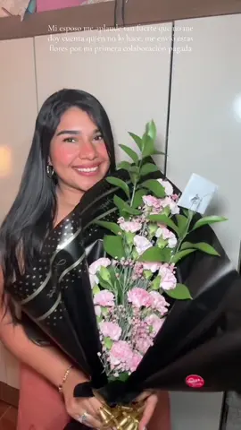 Graciass @Woltz.matthew for supporting me in everything it doesn’t matter how big or small is ✨ You are always there 🥺 Me envió flores cuando conseguí mi primer trabajo de ingeniería, me envió flores cuando conseguí mi segundo trabajo en algo que no era mi campo, me envió flores porque si , me envió estas por mi primera colaboración. Para él no importa que nueva locura llegue a mi cabezita siempre me apoya.  #lapanameñitayelgringuito #panama #creaciondecontenido 