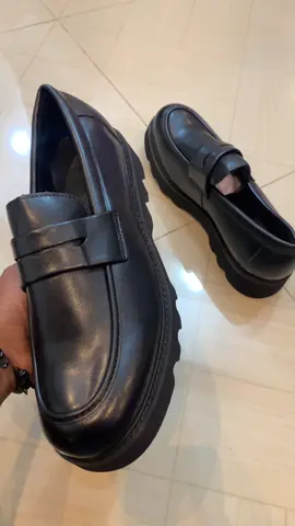 #chaussures #soulier #givenchy #pourtoi … chaussure homme . numéros en bio 