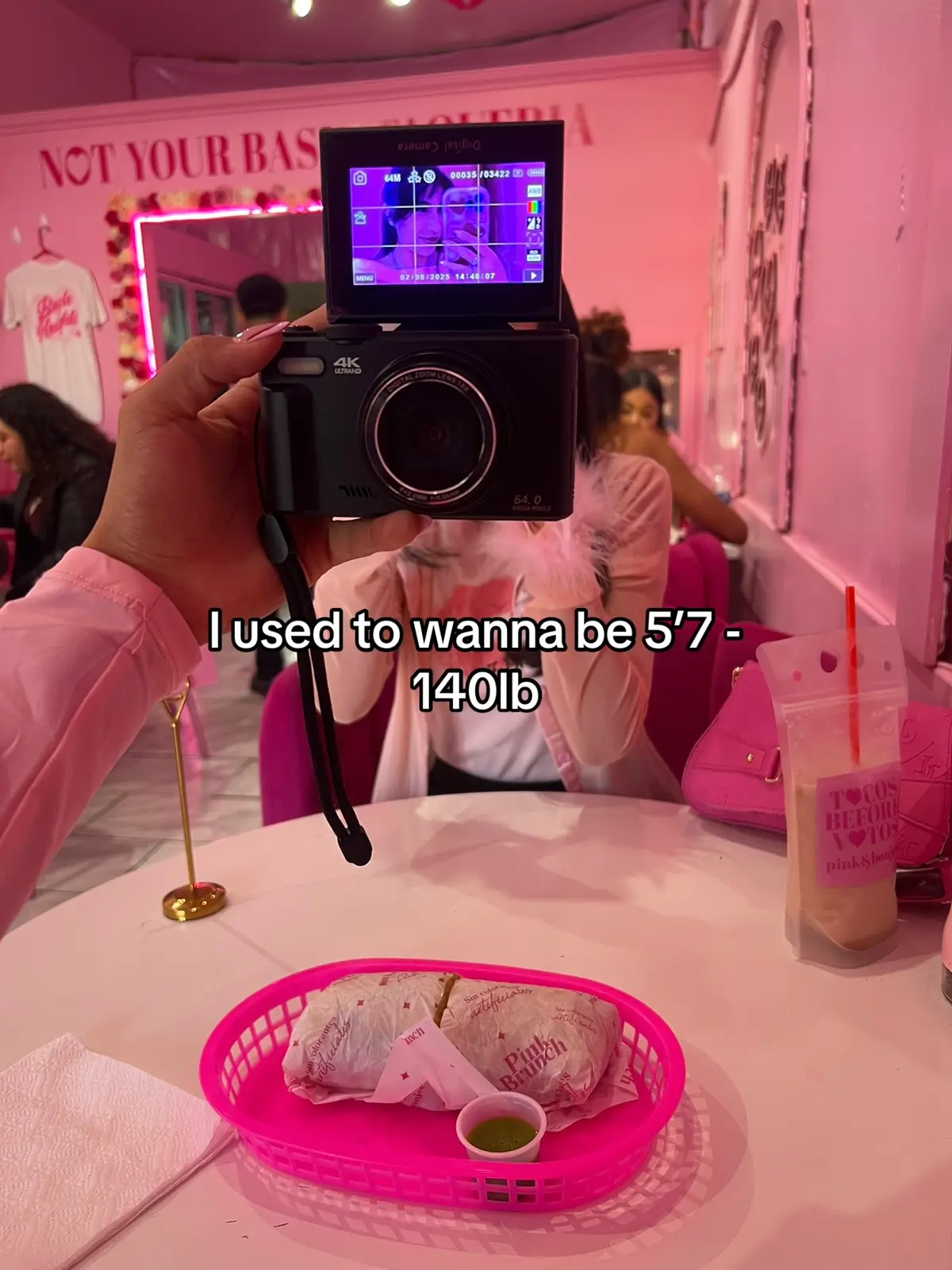 Did my own twist on this bc I ain’t hating on my model height girlies ✋ I just don’t mind the way I am now :)