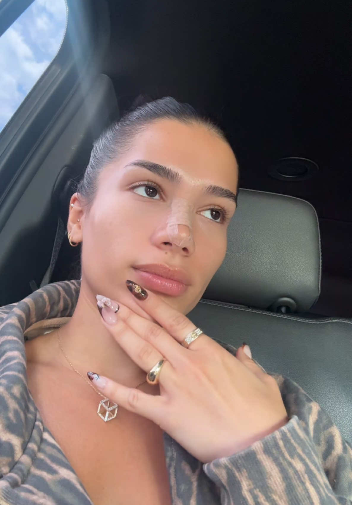 Health/ workout tips when traveling?? I want to stay on a good routine but don’t know how 😭😭