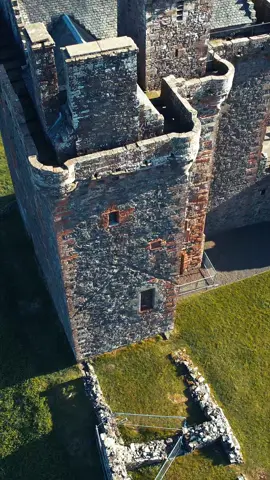 Balvaird Castle was likely built in the late 1400s, with significant additions made in the 1500s. Most tower houses from this period now stand alone in their surroundings, but at Balvaird the visitor can see it in a fuller context. The four-storey tower itself is accompanied by: *inner and outer courtyards *service buildings – now represented mostly by *wall footings *a formal walled garden *a large walled ‘pleasance’, or park Balvaird Castle was home to the Murrays of Balvaird, who extended and remodelled the property over the next 150 years or so. They eventually left Balvaird for Scone in 1658. The castle wound up as accommodation for farm labourers. #Scotland #scotishscenery #castle #castlesofscotland #travel #explore #discover #discoverscotland #beautifuldestinations #landscape #video #overview #fly #enjoy 