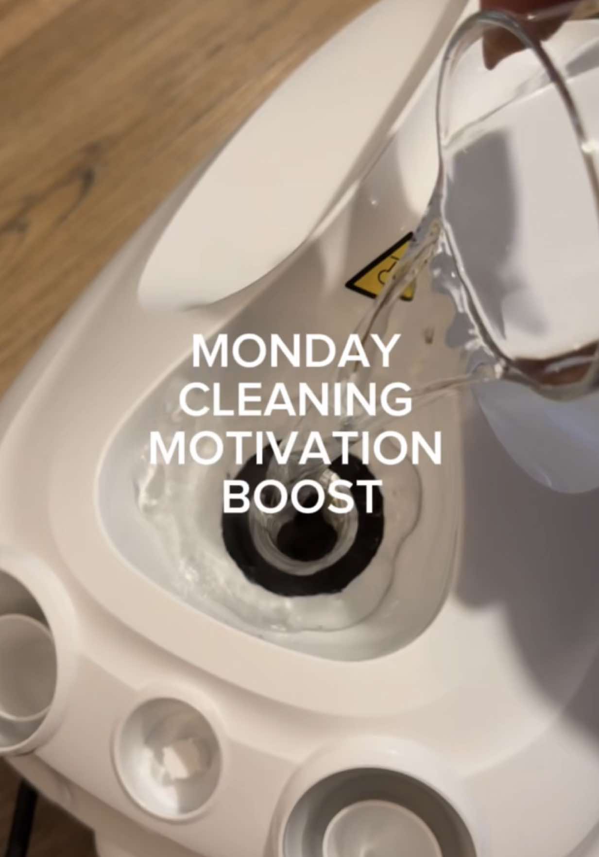 some monday cleaning motivation for you all!🧺🎀🫧 #CleanTok#cleanhome#cleaningtiktok#cleaning#clean#motivation#cleaningmotivation#cleanwithme