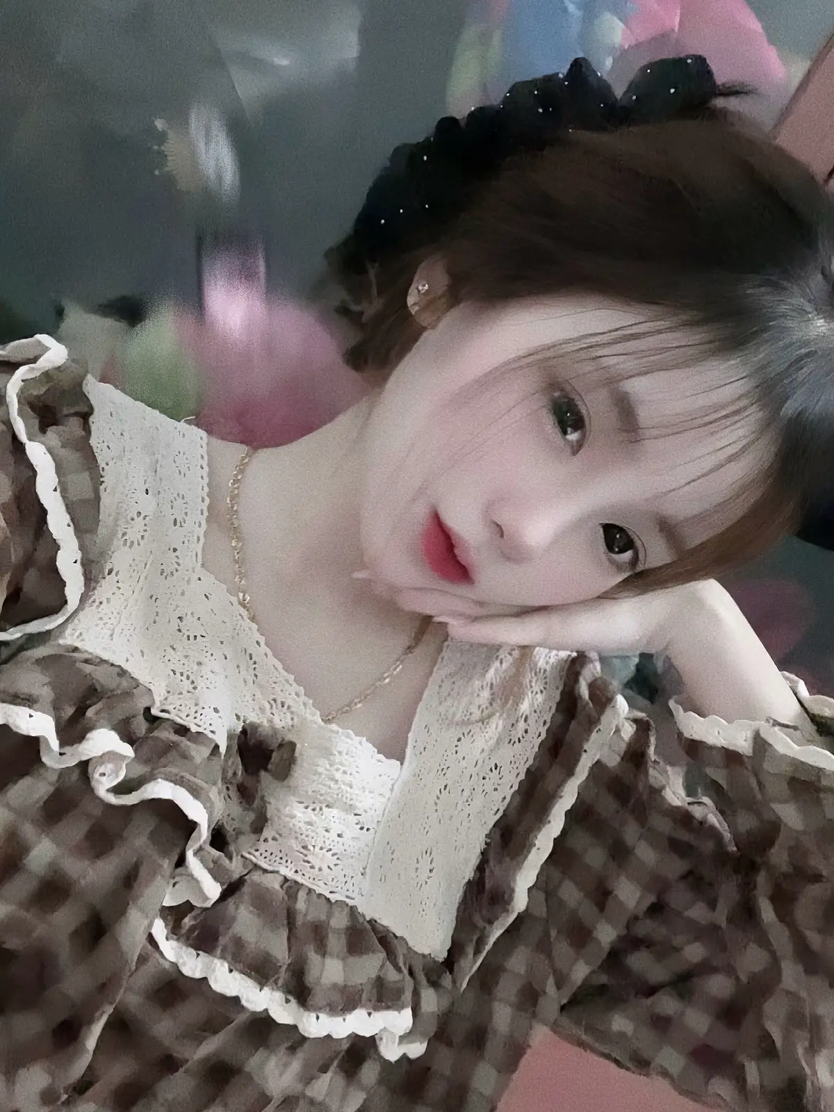 Có người đem lòng yêu dòng sông, vì họ chưa thấy biển cả. Riêng em thấy cả dải ngân hà nhưng trong lòng chỉ có 1 vì sao... #xuhuong #xh 