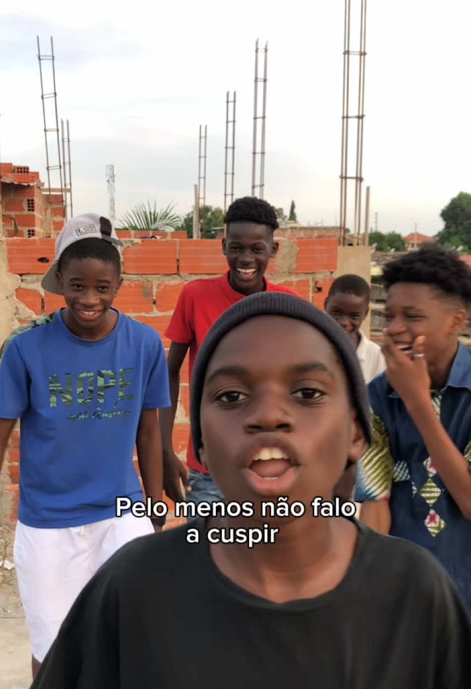 “Pelo menos”😭😭#winneryula #tiktokangola🇦🇴 #fyp #cplp #foryoupage #viralvideos #paratii #brasil #portugal 