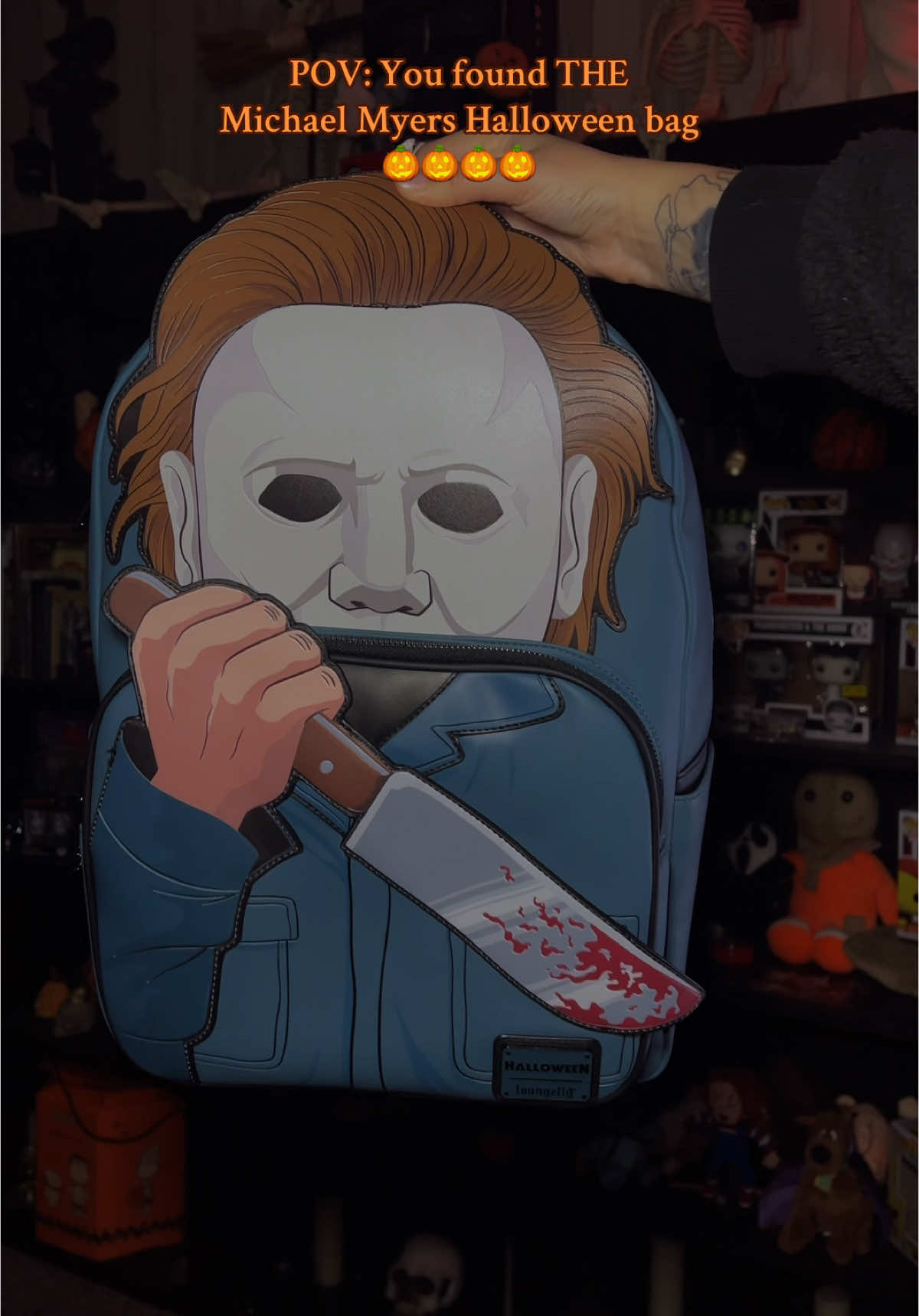 One of my absolute FAVORITES! This is the only lounge fly bag I have so far but in my opinion it’s the best one they have!! 🎃🎃🎃🎃 • • • #loungefly #michaelmyers #halloweenaesthetic #loungeflybag #halloweenbackpack #halloween #halloweenbag #spookyfinds #michaelmyersbag #TikTokShopMemorialDay #QVCTikTokSuperBrandDay #Dealsforyoudays #TikTokShopSummerTurnUp #spookyszn #summerween #halloween2025 #halloweentok #spookytok #tiktokshopfinds 