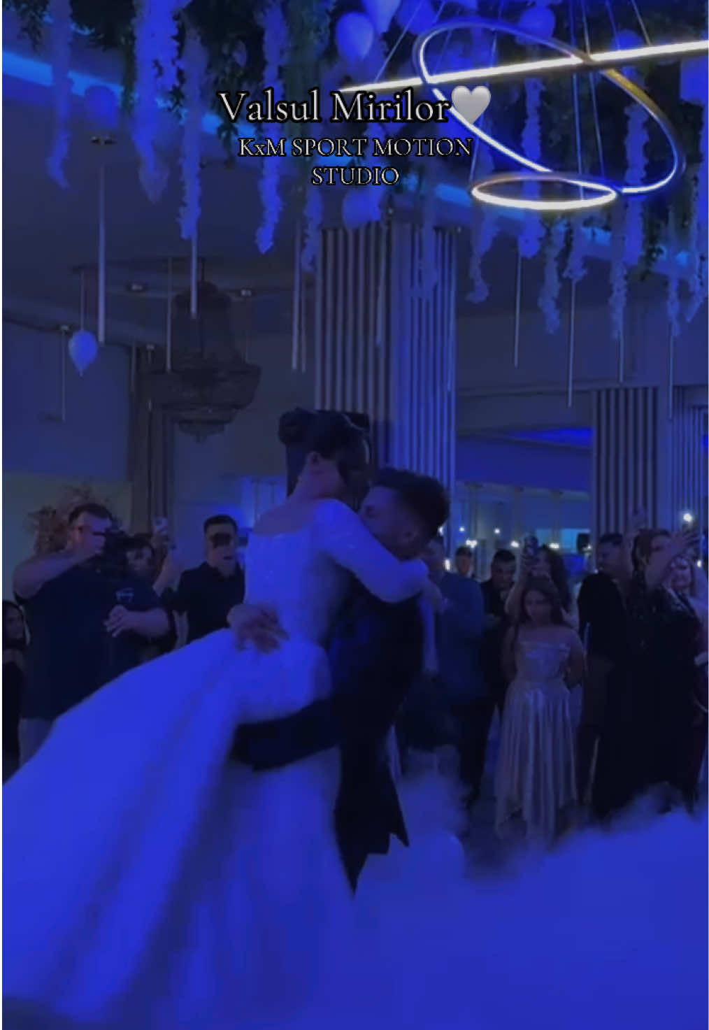 Începem sezonul nunților cu acest moment deosebit! Ați fost minunați! Vă mulțumesc pentru încrederea acordată!🙏🏻❤️  Vă așteptăm cu drag pentru a transforma *primul dans* într-o amintire de neuitat! #foryoupage❤️❤️ #beforeandafter #bride #weddingday #passion #dancer #kxm 