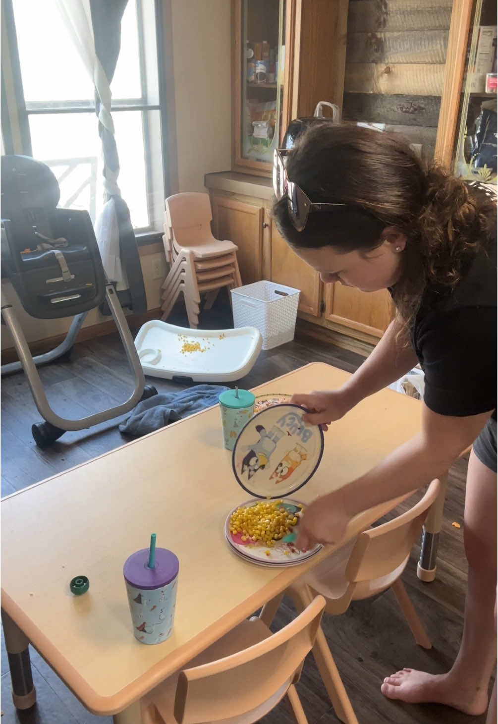 I try and clean up right after lunch so that I have the rest of the day to relax a little bit. 🧼🧹There was a more to the video but I forgot to press record 🥲 #CleanTok #cleanwithme #cleaningmotivation #clean #daycare #daycareprovider #dailymealideas #lifewithhan #hansolum 
