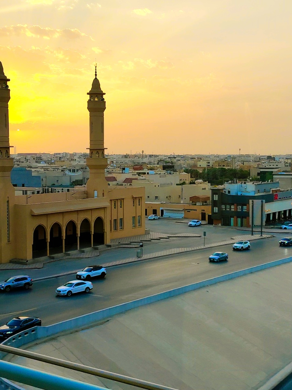 انتي و انا #احمد_الصادق #مترو_الرياض #viral #capcut #الرياض #سودانيز_تيك_توك_مشاهير_السودان #كجونكا #tiktokviral #foryou 