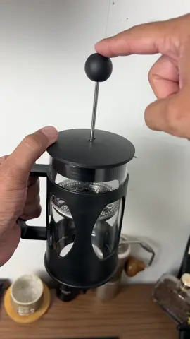 03 Hacks (na verdade, muito mais) pra melhorar seu café na cafeteira Prensa Francesa! . #prensafrancesa #frenchpress #cafeteirafrancesa #cafe #coffee #cafeforte