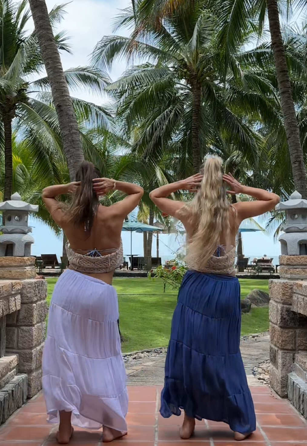 Party Animal Vibes 💙 w/@Anastasia #dance #goodvibes #fürdich #dancechallenge #fyp ||dc: @Ivana Santacruz @Estefaniaelisa 