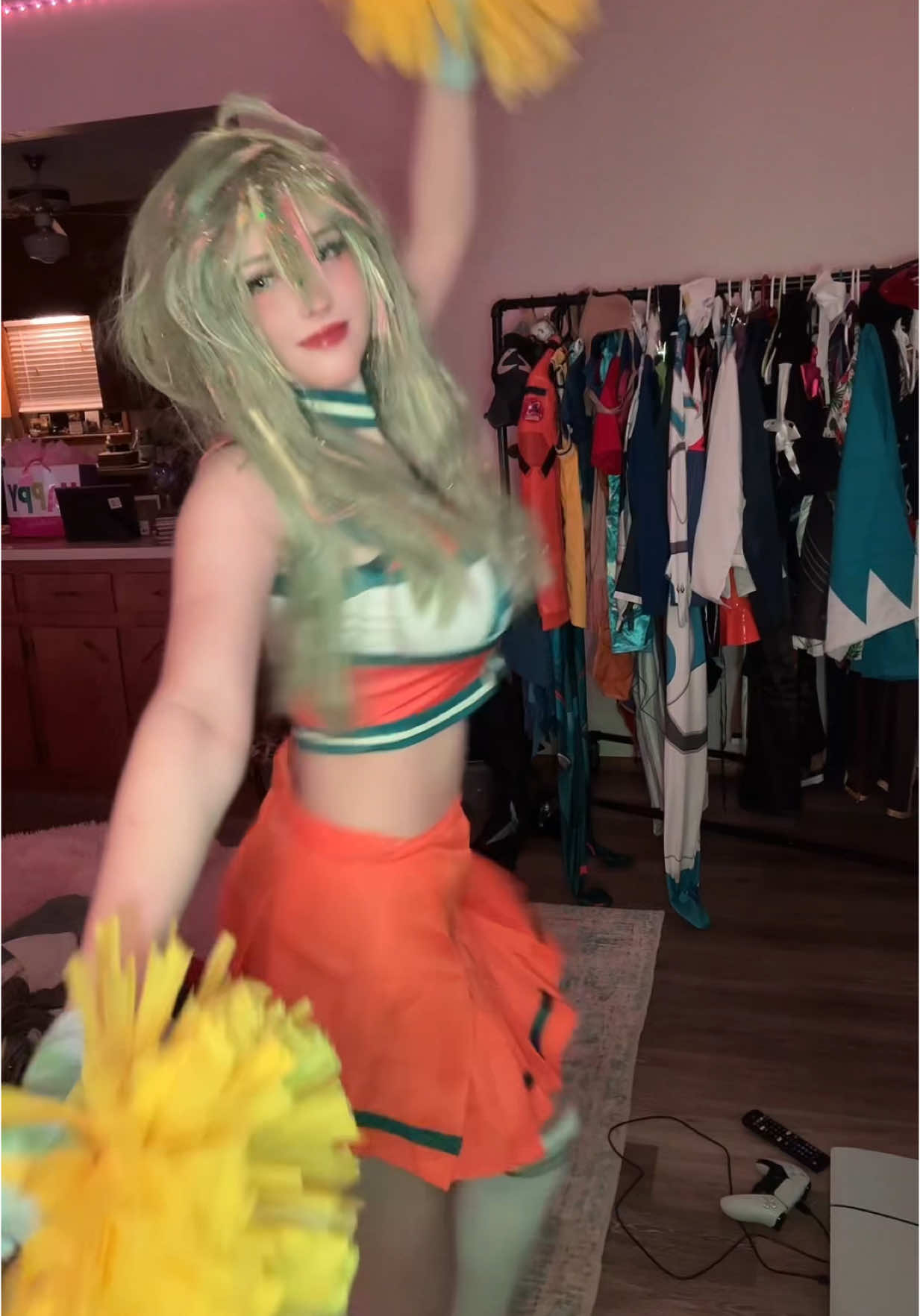 Hagakure cheering on everyone at the sports festival haha, I tried to find dances I could do with the pompoms 😭 #hagakure #hagakuretooru #toruhagakure #mha #mhacosplay #myheroacademia #hagakurecosplay #myheroacademiacosplay #fyp #dance #trend 