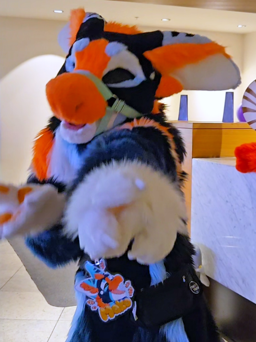 WE LIKE YOU MORE! 🍨🐾 @bear @maes_playhouse   #FWA2025 #furryweekendatlanta #FWA #furryfandom #fullsuiter #manokit #wormonastring 