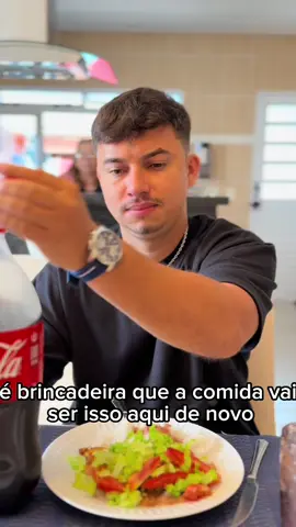 Esposa estava  falando mal da comida da sogra, achando que ela é sua empregada e seu marido dar um basta nisso#viral_video 