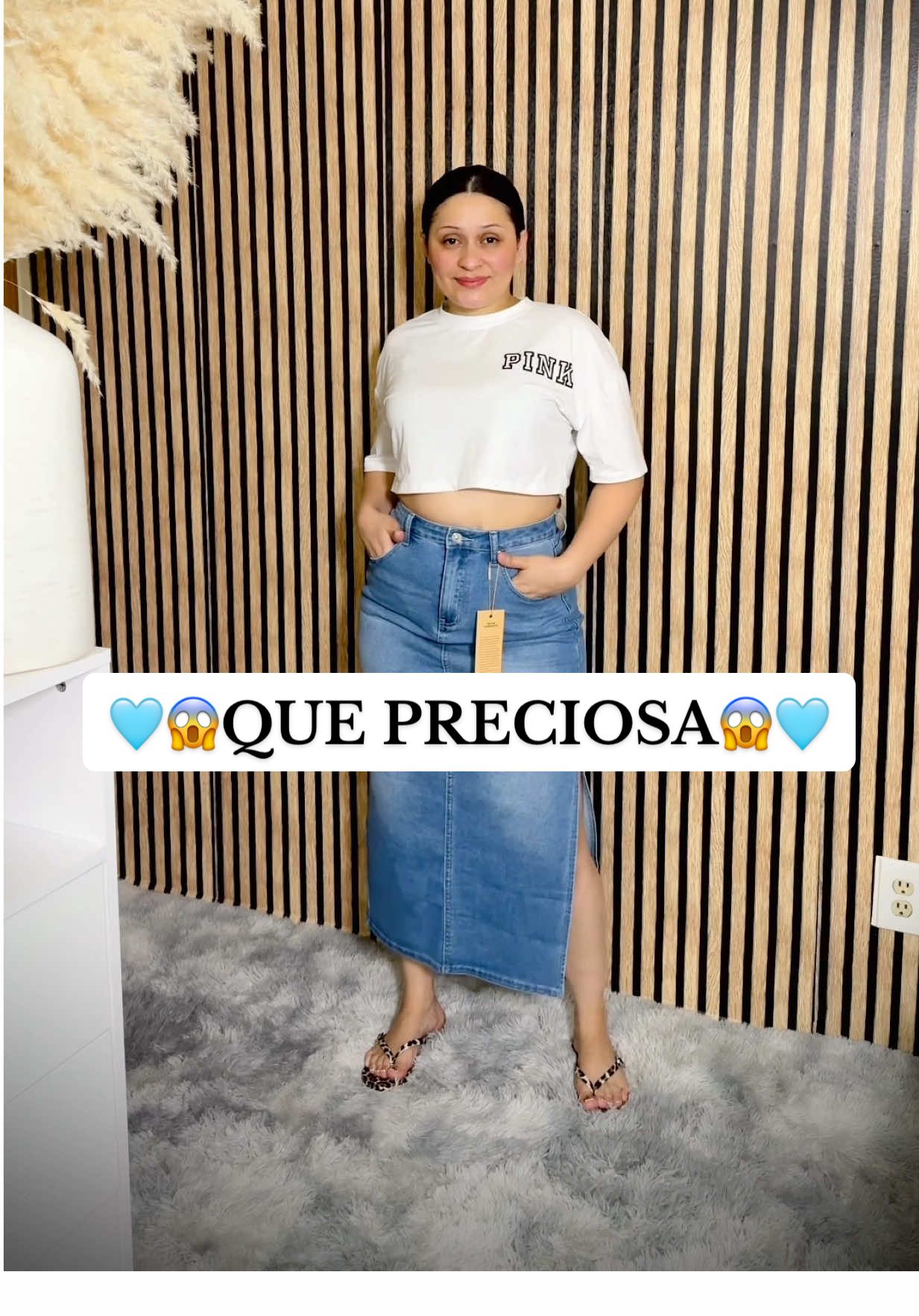 Está muy bonita ☺️ #fyyp #creatorsearchinsights  #denim #denimskirt #denimskirtoutfit #fashion #parati #fy #falda #womenswear #SummerFashion #jeans #jeanskirt @Genleck 