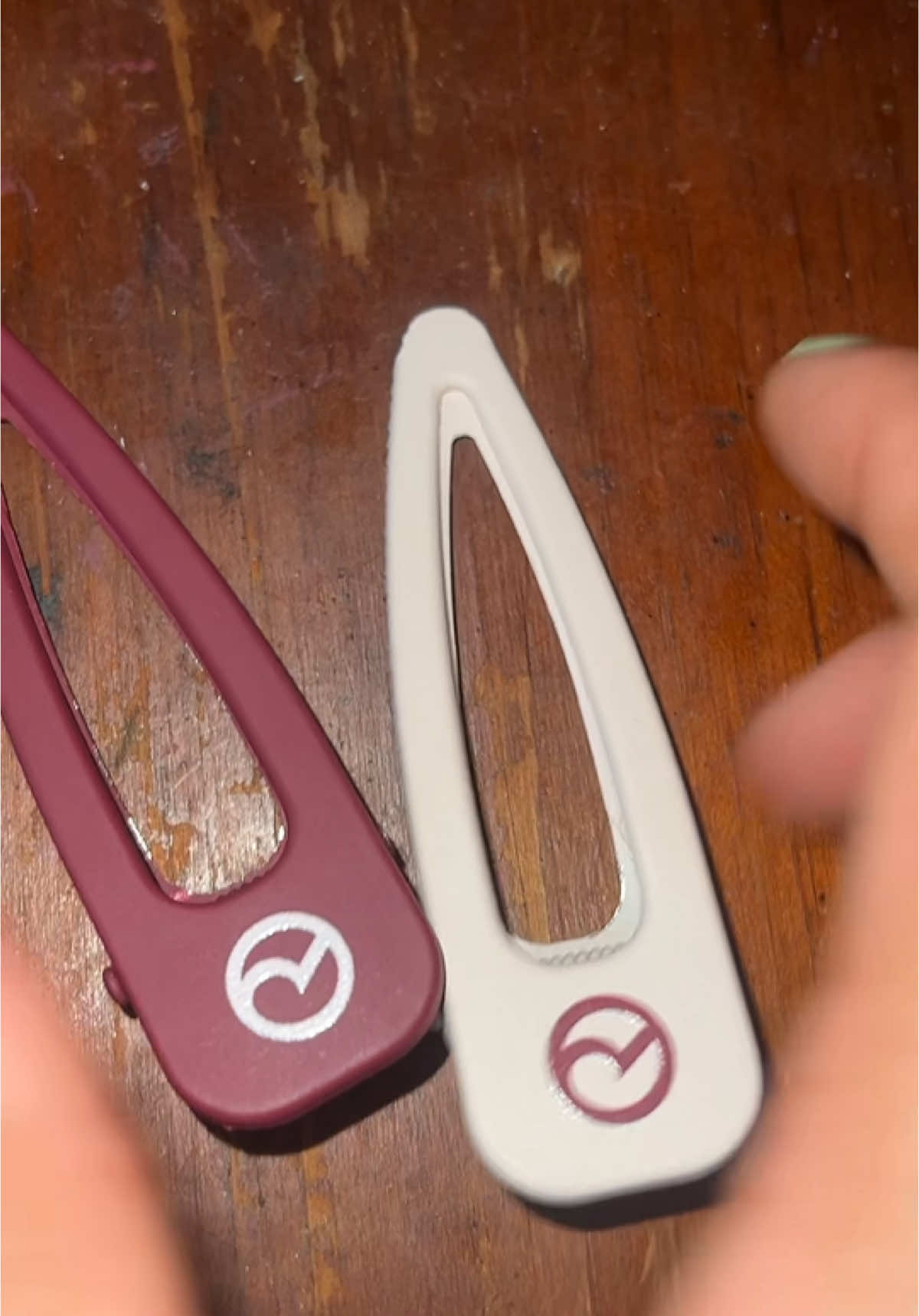I just wanted to show off the discontinued hair clips that I got for a reasonable price 🥰❤️  #MentalHealthAwareness #relatable #depop #imjustagirl #fypシ #rarebeauty #selenafanclub #discontinuedbeautyproductsd #grwmroutine #rareroutine #selenagomez ##selenators@@Rare Beauty