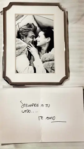 Sé que muchos dirán, que invasiva es esta mujer, que le envía un porta retrato para que lo tenga en su mesa de luz. Pero sé también, que la gran mayoría piensa y siente como yo. Es un gesto bellísimo por parte del amor de mi vida enviarme esta hermosa sorpresa… Amo que seas detallista…. Te amo Market 🪲♥️ @paulinamercado007 #PSPS