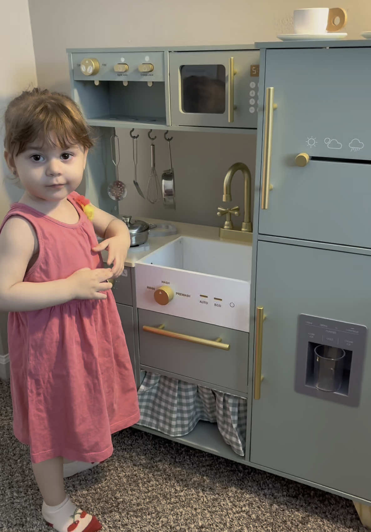The sweetest little corner to spark imagination! My daughter spends hours playing with this adorable Robud wooden kitchen, creating magic with her tiny hands. With realistic kitchen details, elegant design, and soft pastel tones, it’s both educational and a beautiful piece of decor. Made from high quality materials and completely safe for kids. I can truly say a little chef is growing in our home! Thank you @robud.com for this amazing kitchen set! #robud #woodenkitchen #playkitchen #kidskitchen #toyreview #imaginativeplay #montessoriathome #kidspace #playtherapy #momlife #childhoodmagic