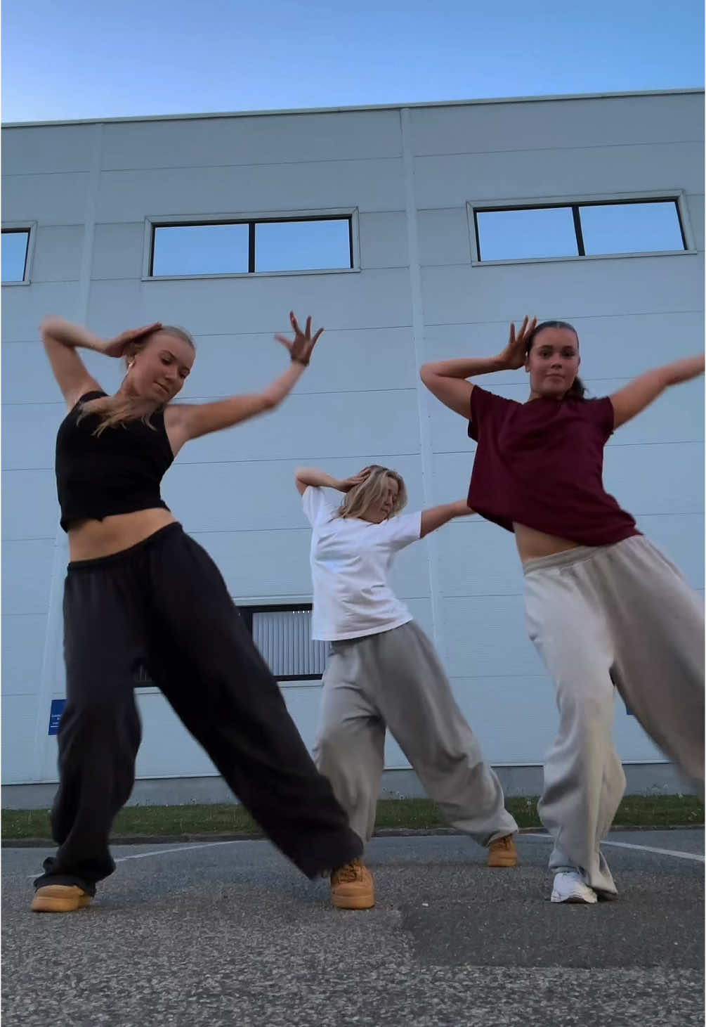 ⭐️⭐️ DC: @marimacleod #5YNK #foryou #fyp #dance #allthestars #marimacleodance #fördig #viral #trend #dancetrend #szadance #kendricklamardance #allthestarsdance #allthestarstutorial #dancetrio #viralvideos #la #losangeles 